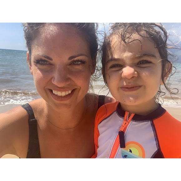 Meet your Poshers Beth & Lala - Picture 6 of 6